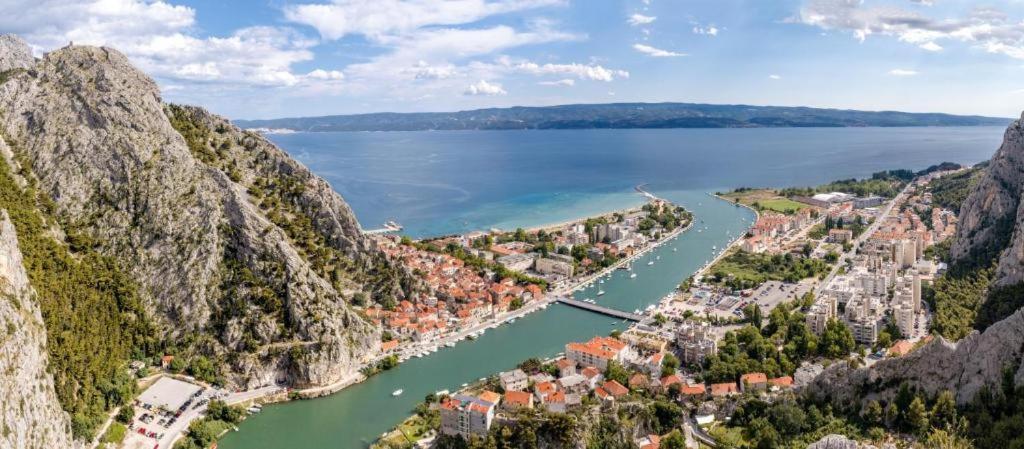 Omis Wind Rose Apartment Exteriör bild