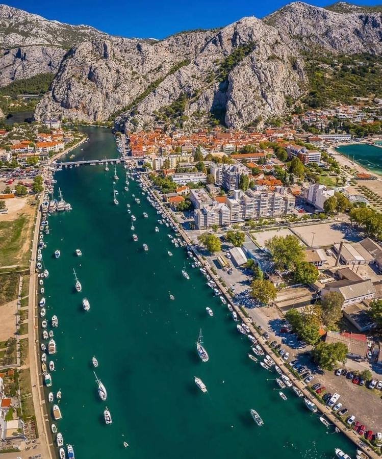Omis Wind Rose Apartment Exteriör bild